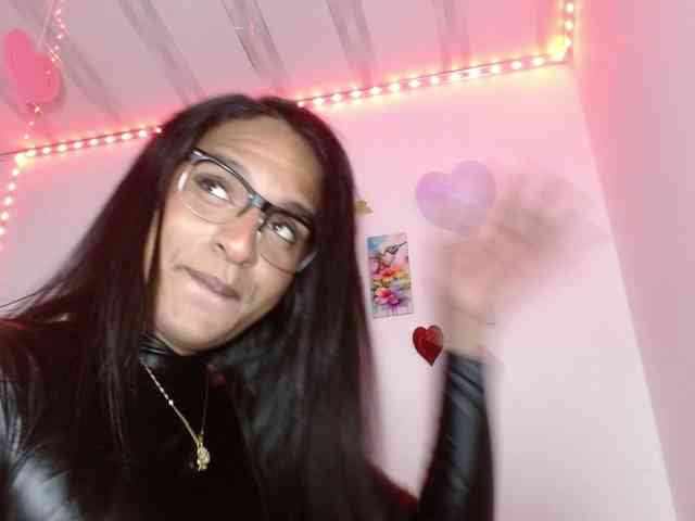 Emilyadamss Live Webcam on BongaCams