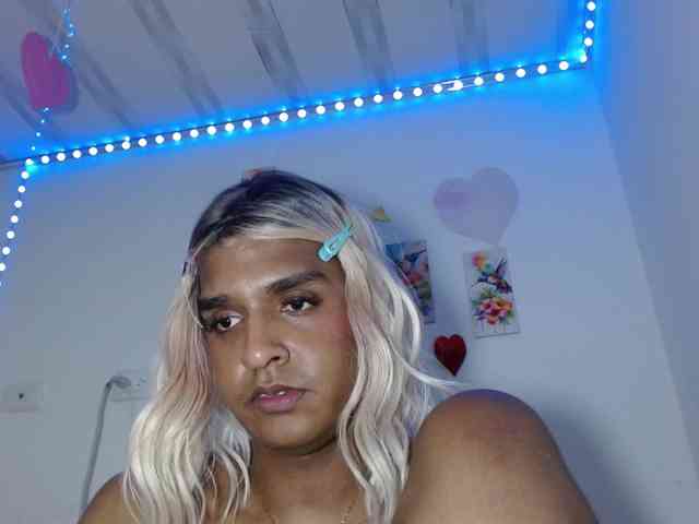 Emilyadamss Live Webcam on BongaCams