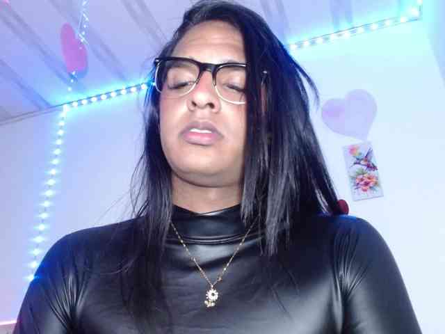 Emilyadamss Live Webcam on BongaCams