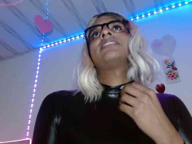 Emilyadamss Live Webcam on BongaCams
