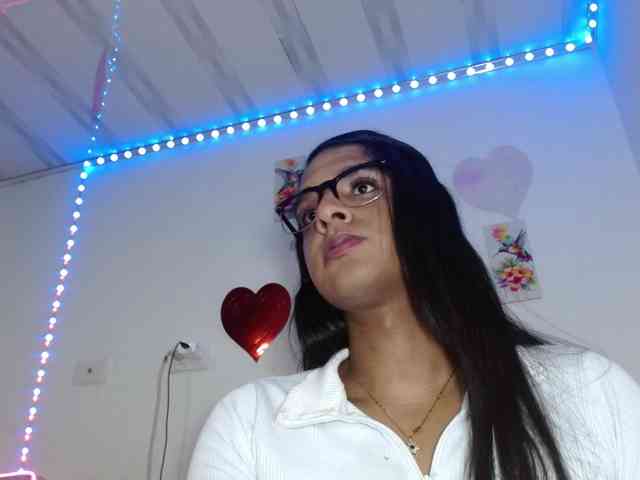 Emilyadamss Live Webcam on BongaCams