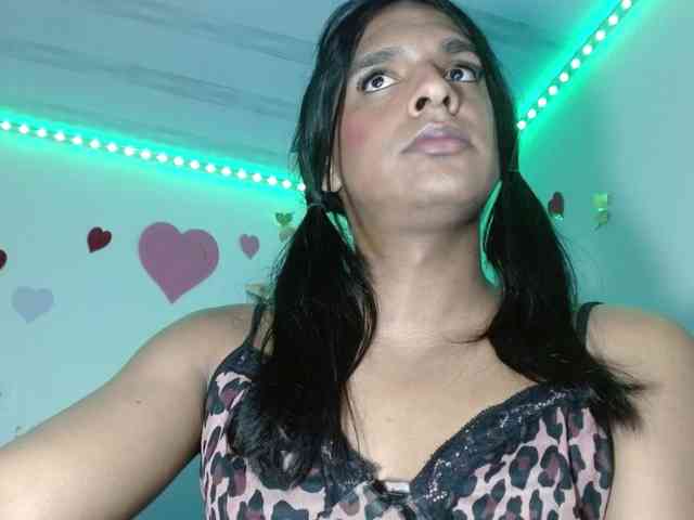 Emilyadamss Live Webcam on BongaCams
