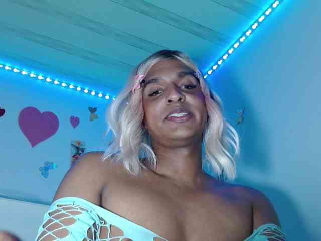 Emilyadamss Live Webcam on BongaCams