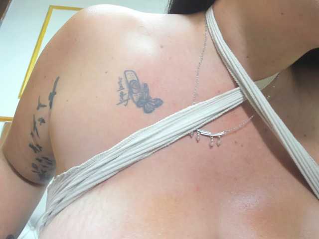 Miranda-vega live cam on BongaCams
