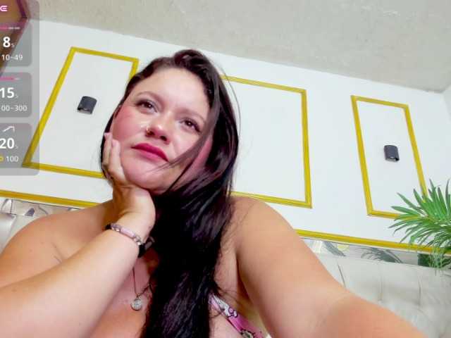 Miranda-vega live cam on BongaCams
