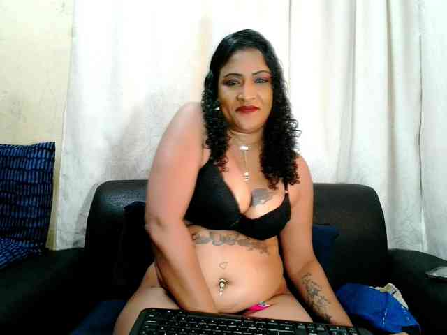 IndianFireBallXXx webcam