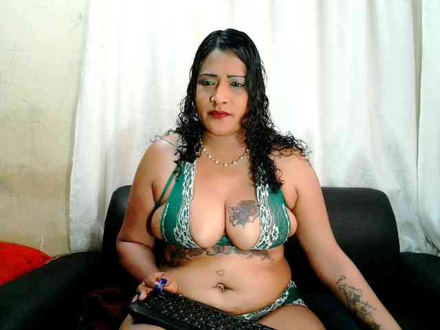 IndianFireBallXXx webcam