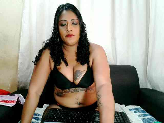 IndianFireBallXXx webcam