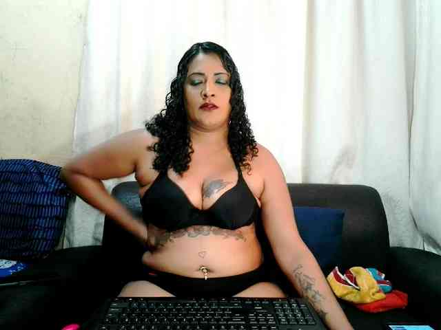 IndianFireBallXXx webcam