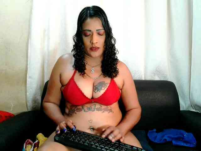 IndianFireBallXXx webcam