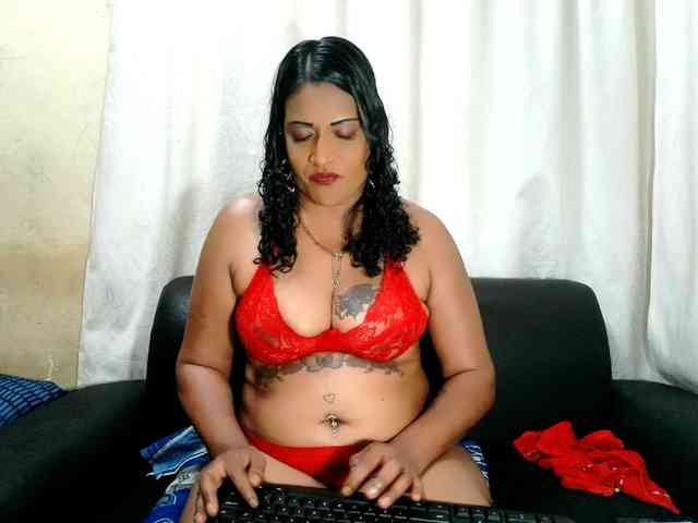 IndianFireBallXXx webcam