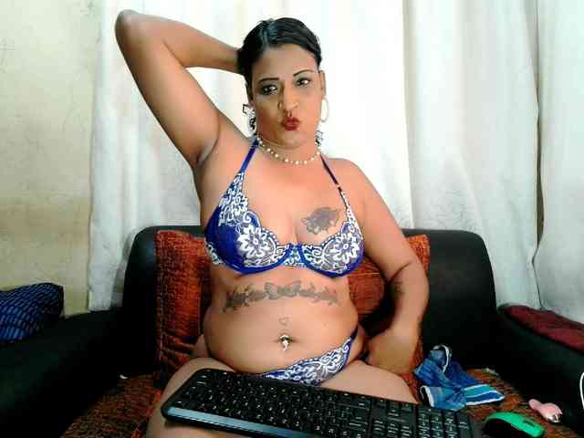 IndianFireBallXXx webcam