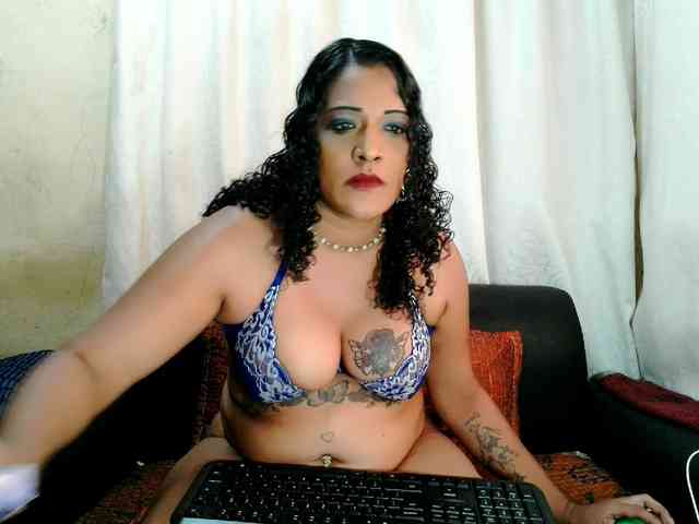 IndianFireBallXXx webcam
