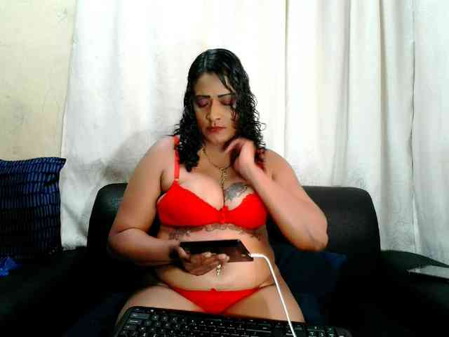 IndianFireBallXXx webcam