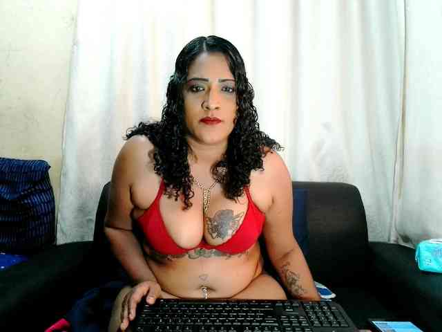 IndianFireBallXXx webcam