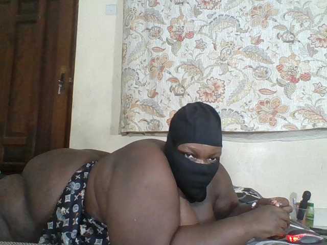 Bigdarkass live cam preview