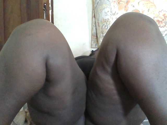 Bigdarkass live cam
