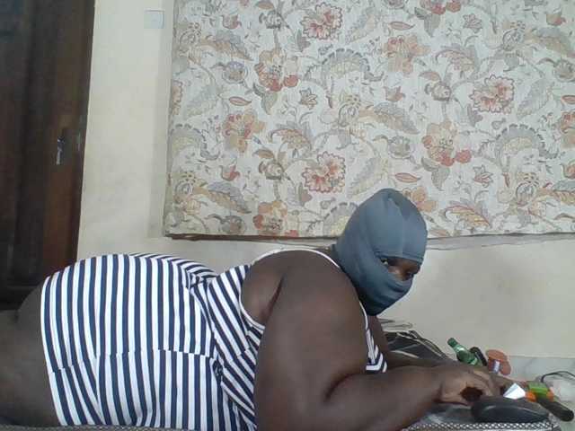 Bigdarkass live cam on BongaCams