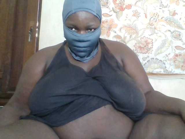 Bigdarkass live cam preview