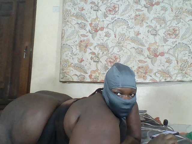 Bigdarkass live cam preview