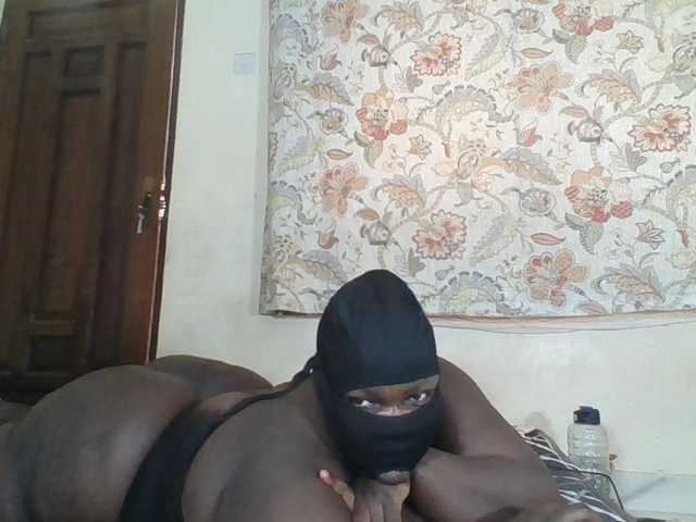 Bigdarkass live cam preview