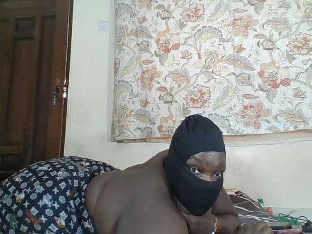 Bigdarkass — live female cam