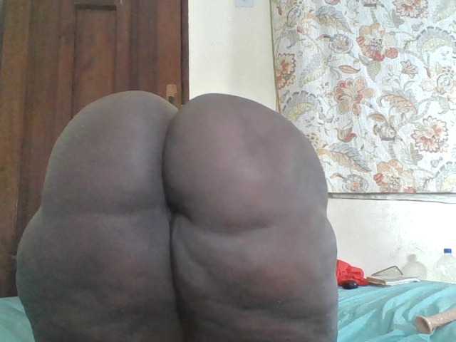 Bigdarkass live cam on BongaCams