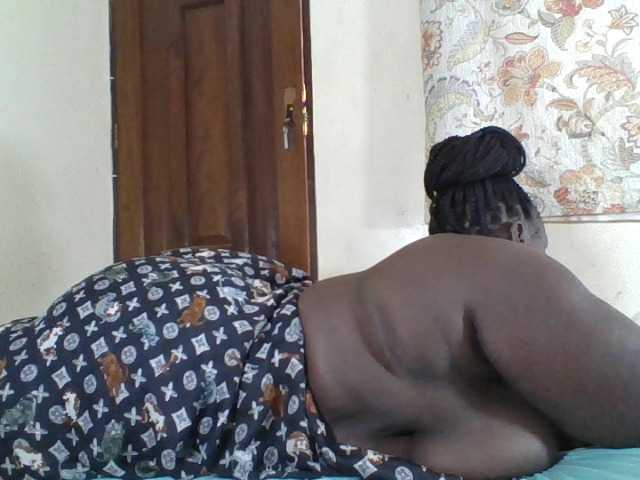 Bigdarkass live cam on BongaCams