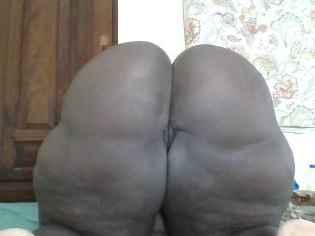Bigdarkass live cam on BongaCams