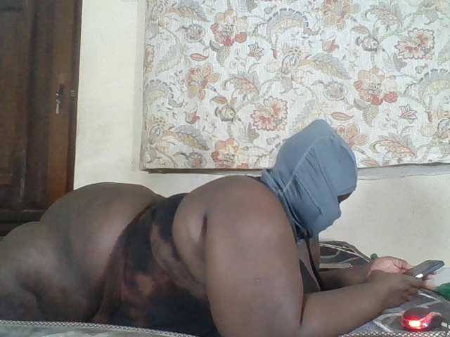 Bigdarkass live cam preview