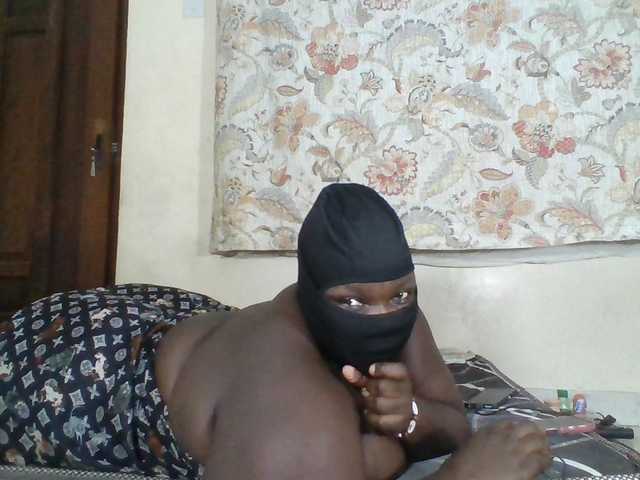 Bigdarkass — live female cam