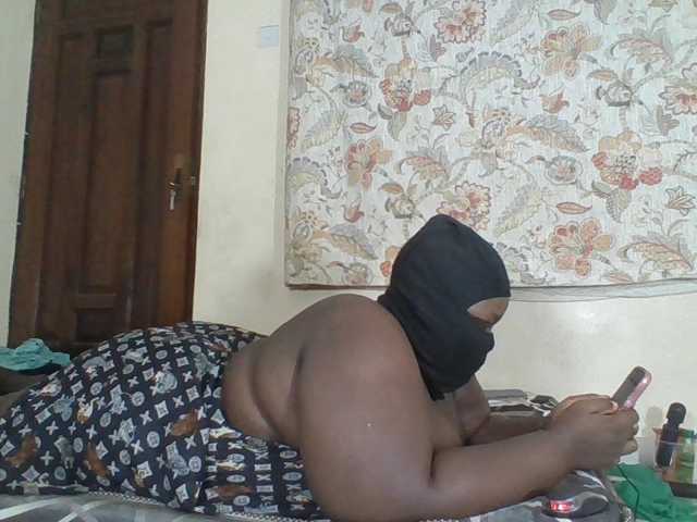 Bigdarkass live cam preview