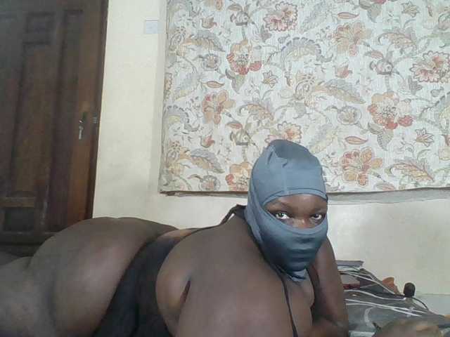 Bigdarkass live cam preview