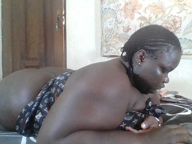 Bigdarkass live cam on BongaCams