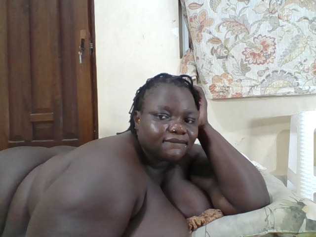 le modèle Bigdarkass est en webcam porno dans un show sur le site bongacams, il possède les tags suivants: Ebony,Brunette,Hairy