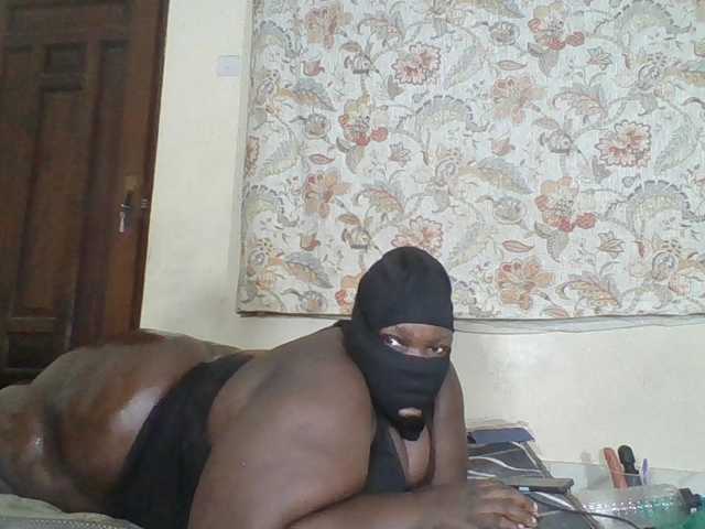Bigdarkass live cam on BongaCams