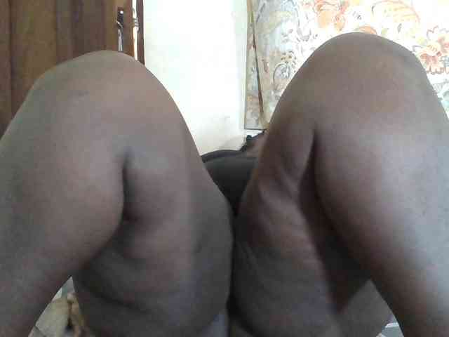 Bigdarkass webcam