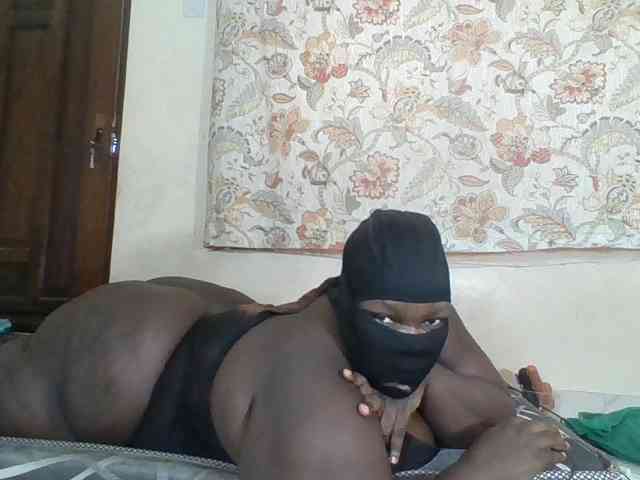 Modelo: Bigdarkass