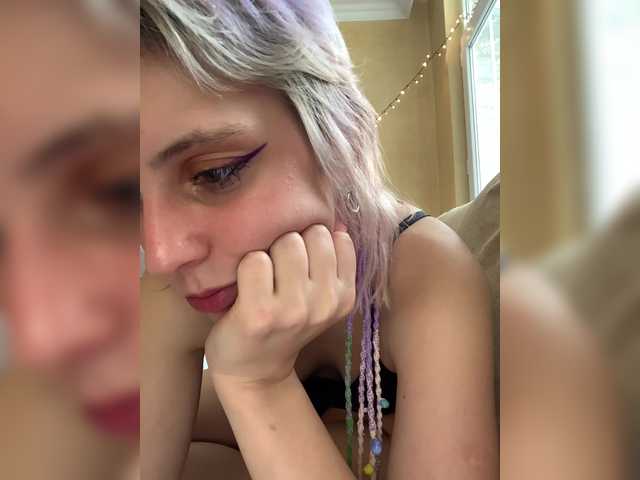 MilaMcGarden — live female cam