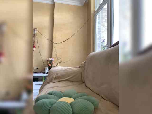 MilaMcGarden webcam
