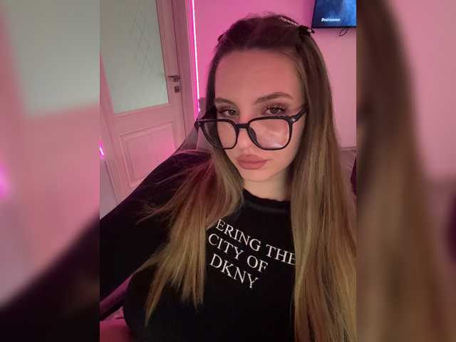 CrisKiss live webcam show