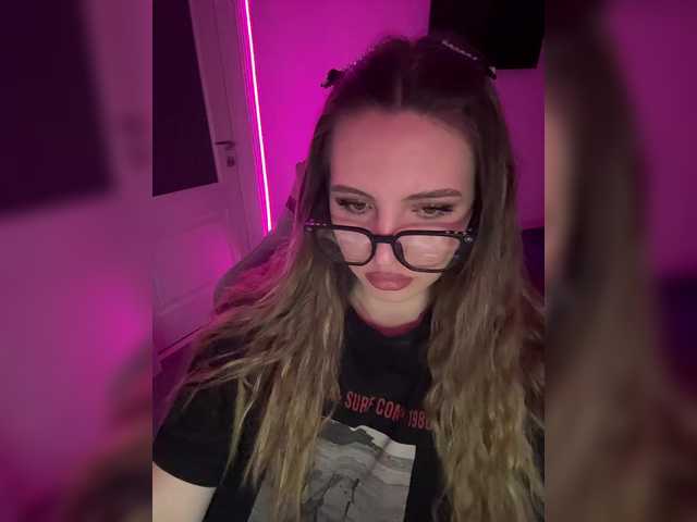 CrisKiss preview