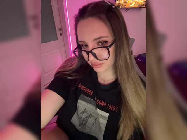 CrisKiss live webcam show