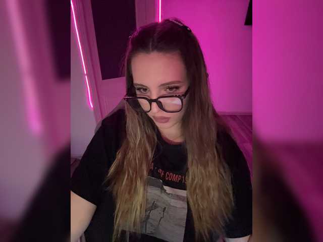 CrisKiss preview