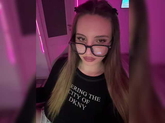 CrisKiss live webcam show