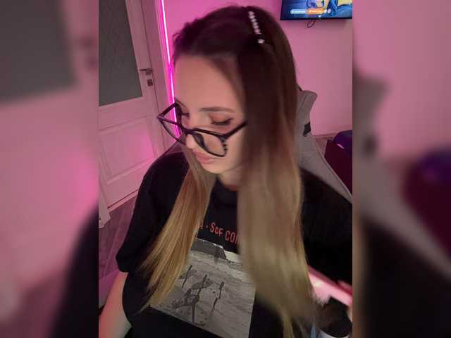CrisKiss live webcam show