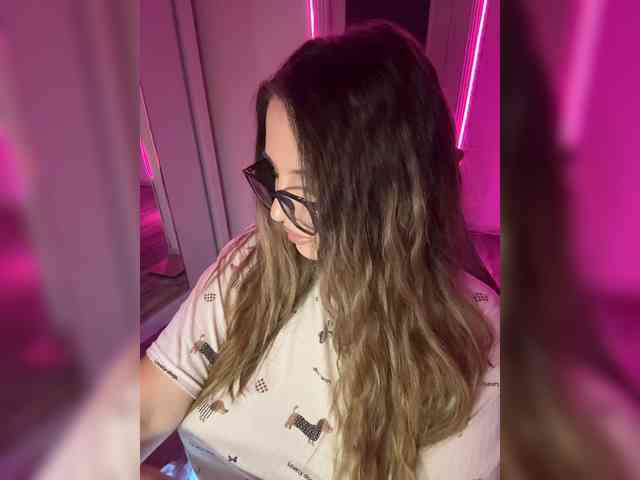 Cris_Mi webcam