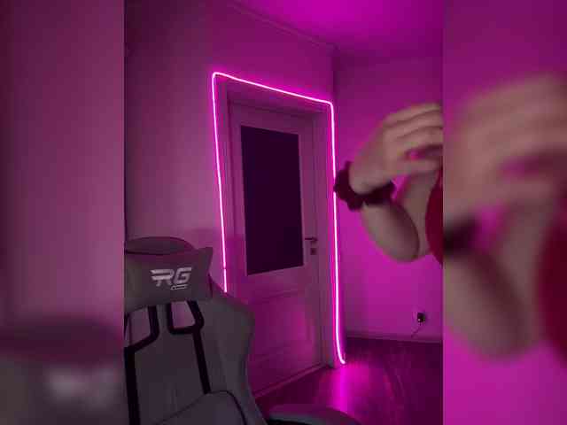 Cris_Mi webcam