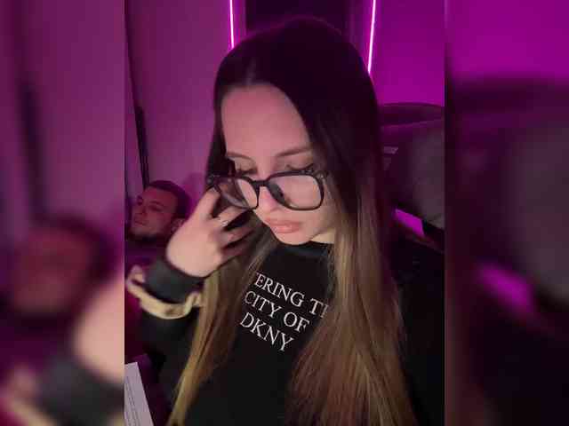 Cris_Mi webcam