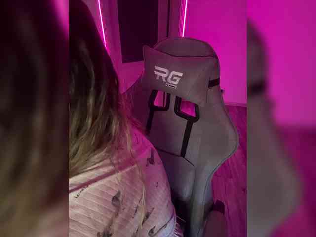Cris_Mi webcam